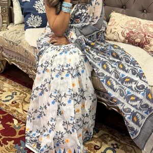 Floral Print Women's Saree